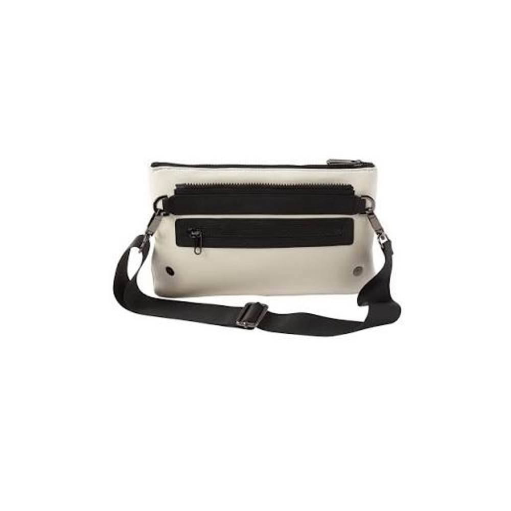 NWT Caraa x Athleta
Convertible Pouch. One Size. This versatile bag